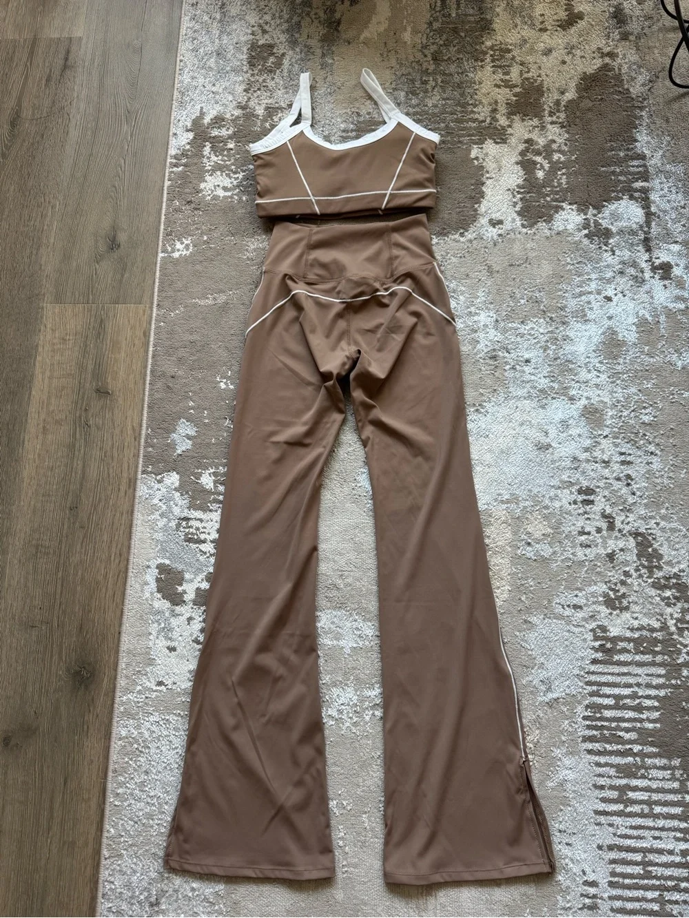 Alo Women’s High-Waist Brown Leggings & Bra Top with Cream Trim